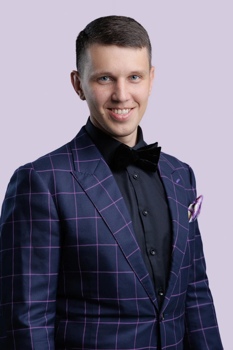 eb42a571-2c0f-4ce7-bfd3-795f1b61a2e3-фонмаксимов.jpg